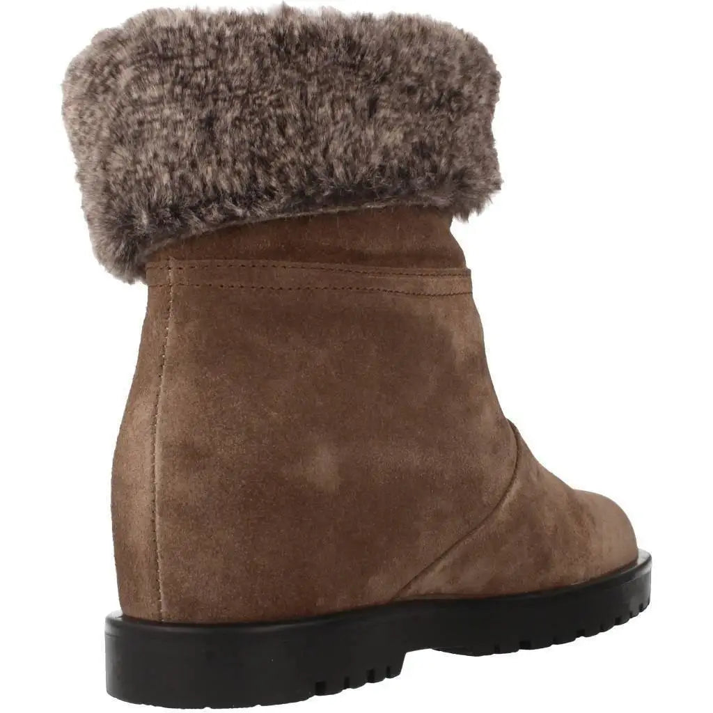 107235 000 Brown-STONEFLY-Βenissimo